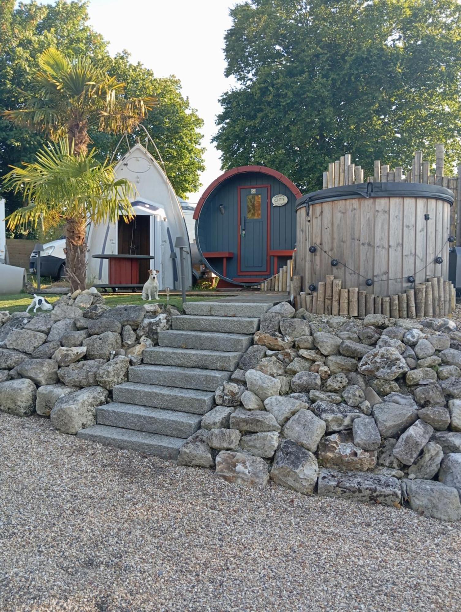 Ch'Ti Tonneau Hotel La Neuville-du-Bosc Exterior photo